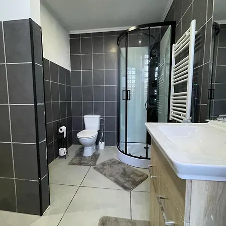 Appartement De Plain Pied Proche Des Commodites Ans