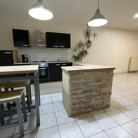 Apartment De Plain Pied Proche Des Commodites
